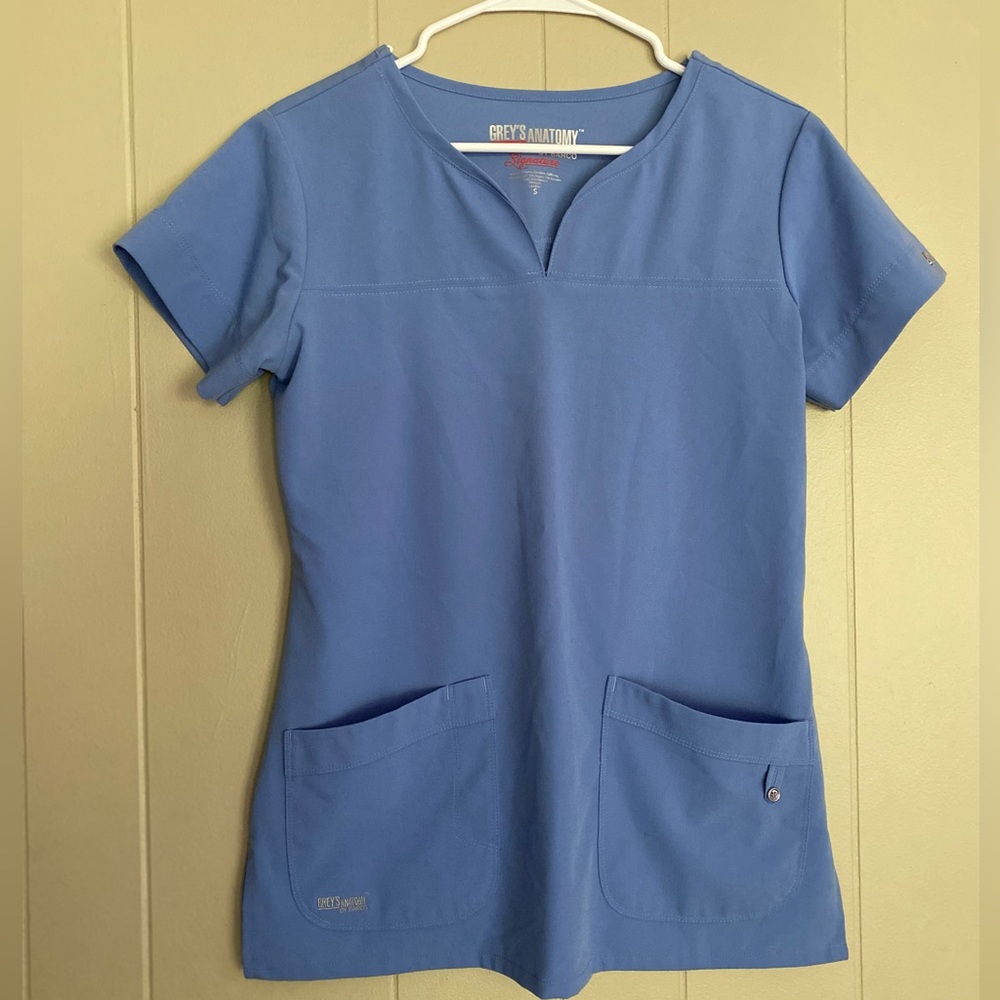 Grey’s Anatomy Signature scrub top and pants size small petite Ceil Blue